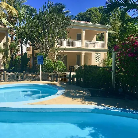 Le Palmier - 4 Bedrooms Beachfront Villa - Gated Complex